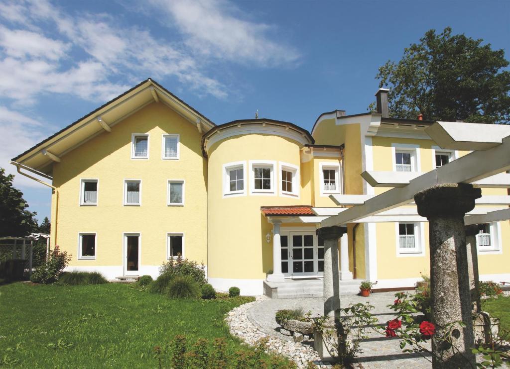 Haus Hildegunde Hotel Bad Fussing Exterior photo